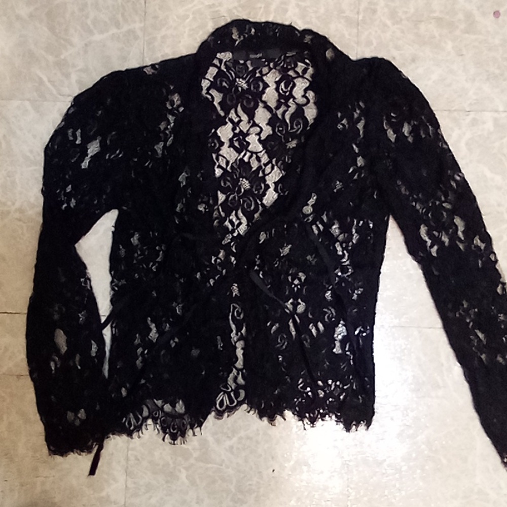 Lacey boutique blouse
